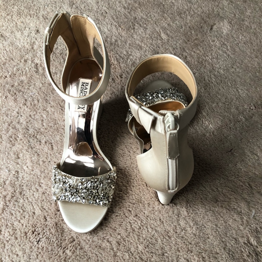 Barely worn Badgley Mischka Wedge - Picture 3 of 7